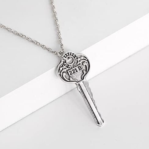 2 قطعة واحدة من مجموعة شارلوك بسلعتين 221B بيكر ستريت سلتس فضي وبرونز مطلي شيرلوك شقة مفتاح قلادة للمشجعين in Kuwait