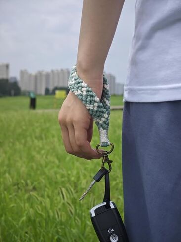 Qiexuxing Boho Macrame سلسلة مفاتيح معصم للنساء، حبال يدوية لطيفة للمفاتيح، حبل معصم لمفاتيح السيارة in Kuwait