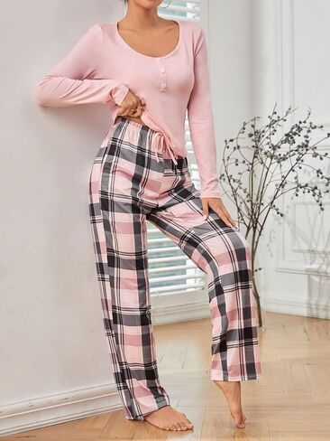 طقم بيجامة حريمي مكون من قطعتين من COZYEASE بأكمام طويلة وأزرار سفلية مع تي شيرت منقوش بعقدة أمامية ومجموعة سراويل صالة in Saudi Arabia