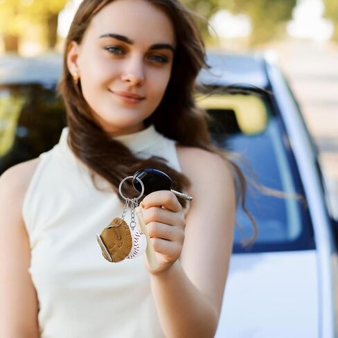 TAKENE سلسلة مفاتيح صغيرة لطيفة للبيسبول مضرب بيسبول قفاز على شكل سلسلة مفاتيح إبداعية للرجال والنساء والأولاد والبنات هدايا قلادة in Kuwait