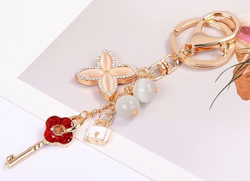 Vedory Lady's Keychain Heart Crystal Rhinestone Backpack Car Key Ring Charm Purse Pendant Handbag Birthday Gift for Women in Kuwait