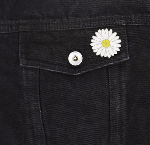 Daisy Flower Hard Enamel Pin in Saudi Arabia
