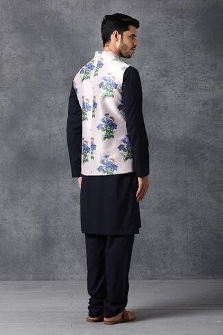 ELINA FASHION بيجامة كورتا من الحرير الخام الهندي للرجال وسترة نهرو (صدرية) || مجموعة ديوالي بوجا لحفلات الزفاف in Kuwait