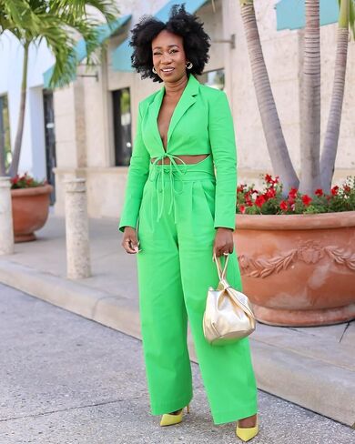 The Drop Women's Classic Green Wide Leg Pant by @kass_stylz in Kuwait