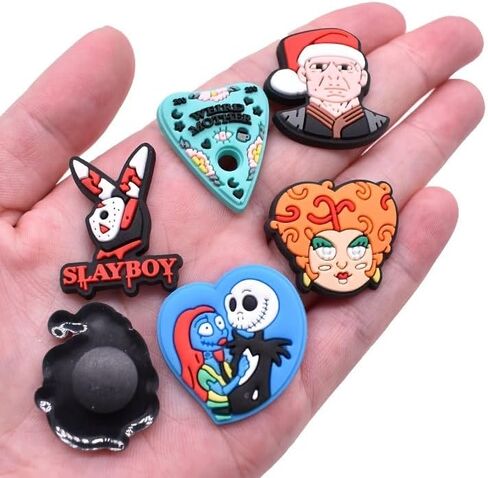 سحر الأحذية سحر الرعب فيلم الرعب زخرفة الأحذية سحر دبابيس زينة للأحذية / الصنادل / شرائح الفقاعات للأولاد والبنات هدايا عيد الميلاد in Kuwait