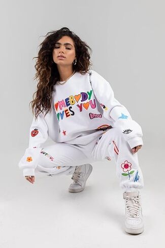 مجموعة مايفير مايفير كولاب @iscreamcolour شخص يحبك تراث Crewneck in Kuwait