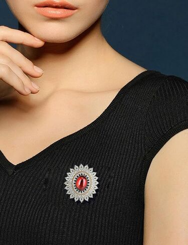 Women's Antique Classic Geometric Oval Shaped Hollowed Out Crystal Flower Filigree Brooch Pin Banquet Wedding Jewelry in Kuwait