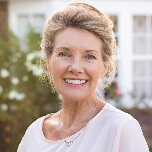 قلادة متدلية على شكل قلب من Lanqueen للبنات فضية مكعب زركونيا الحب بوصلة أنيقة مجوهرات للنساء مراهقات الأصدقاء in Kuwait