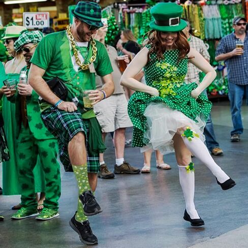 جوارب Xblessing St Patricks Day للرجال والنساء، هدايا أزياء Saint Pattys للبالغين، جوارب البرسيم الأخضر الأيرلندي in Saudi Arabia
