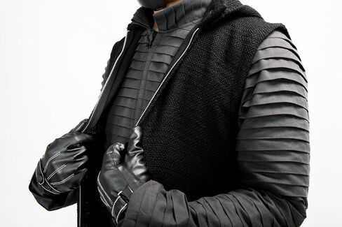 زي كايلو رين الفاخر للرجال من XCOSTUME® بدلة كاملة الإصدار الجديد V3 مع حزام وقفازات 2016 in Saudi Arabia