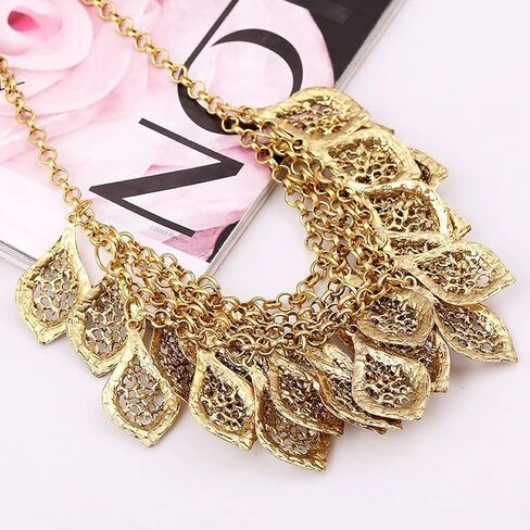 YKshop قلادة معدنية على شكل ورقة شراب متعددة الطبقات هدية للنساء in Kuwait