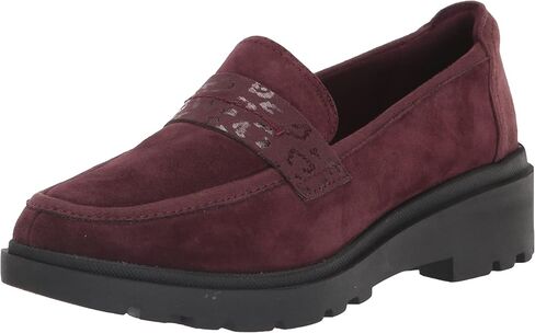 حذاء نسائي مسطح من Clarks Calla Ease in Kuwait