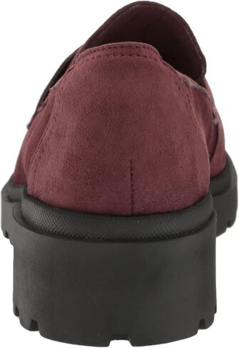 حذاء نسائي مسطح من Clarks Calla Ease in Kuwait
