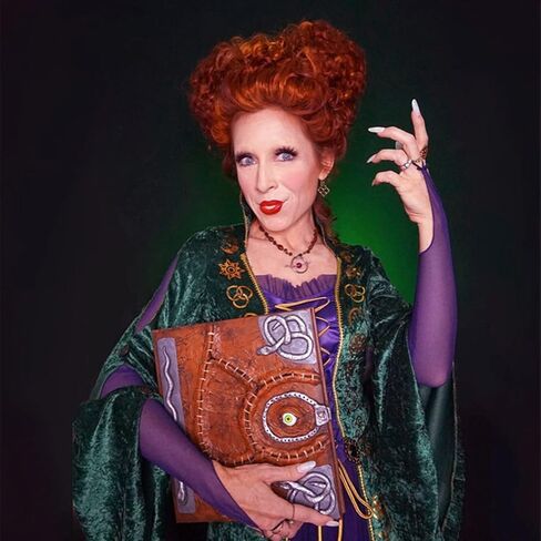 CJK 4 قطع Winifred ساندرسون شعر مستعار زي كيت قصيرة مجعد قلوب على شكل بني محمر شعر مستعار تأثيري مع الأسنان قلادة أقراط CJ018 in Kuwait