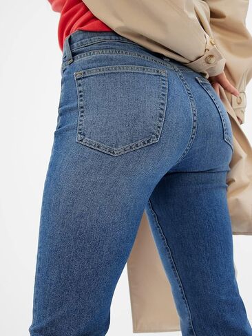 بنطال جينز GAP النسائي من الدنيم in Kuwait