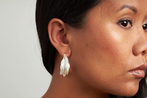 تشارلي بيج اقراط حلقية للنساء | اقراط حلقية فضية كبيرة | اقراط منحوتة | لا تسبب الحساسية، زنك، بدون احجار كريمة in Kuwait