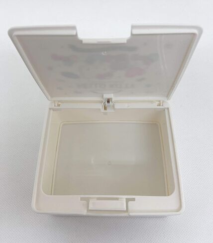 صندوق لطيف بتصميم هالو كيتي من سانريو مع غطاء مفتوح بلمسة واحدة، حافظات ملحقات المكياج 4.2 انش × 3.5 انش × 2.1 انش in Kuwait