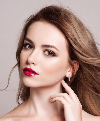 اقراط حلقية للنساء من مويسانيت بوزن 1.44 قيراط، اقراط مطلية بالذهب الابيض عيار 18 قيراط مع شهادة الاصالة in Kuwait