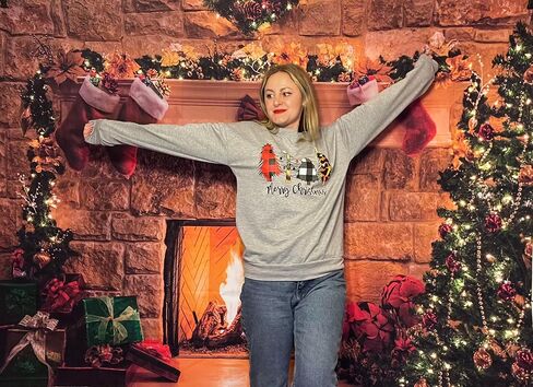 ASTANFY Merry Christmas Sweatshirt for Women Drop Shoulder Long Sleeve Christmas Tree Pullover Lightweight Shirt in Saudi Arabia