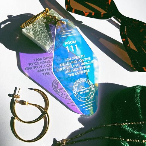 سلسلة مفاتيح بتصميم فينتاج بتصميم مستوحى من ميدنايت مايند ستوديوز بتصميم ثلاثي الابعاد بالوان قوس قزح، مقاس واحد, ألوان الطيف, One Size in Kuwait