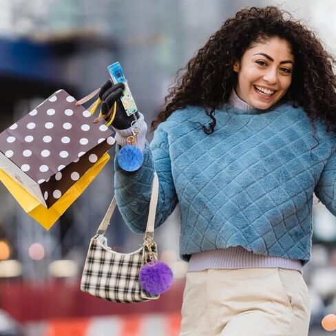 أداة التقاط البطاقات للأظافر الطويلة، 4 قطع من الأكريليك لسحب بطاقات الائتمان وأجهزة الصراف الآلي ومشابك لبطاقات السحب الآلي مع سلسلة مفاتيح كرة بوم بوم، أداة دفع للتباعد الاجتماعي بدون لمس، هدايا عيد الحب للنساء والفتيات in Kuwait