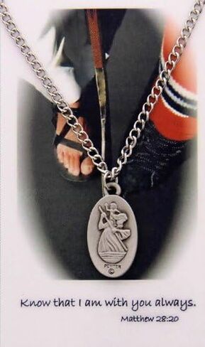 ميدالية الهوكي الثلجية للأولاد من St. Christopher مع بطاقة صلاة in Saudi Arabia