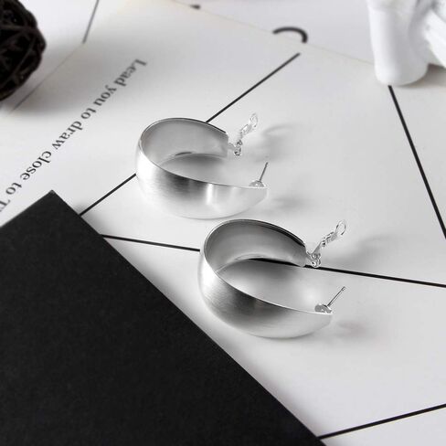 أقراط طوقية كبيرة من الساتان الناعم من كيمستون in Kuwait