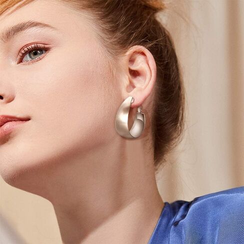 أقراط طوقية كبيرة من الساتان الناعم من كيمستون in Kuwait