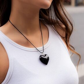 Kenjudess Bohemian Colorful Acrylic Heart Charm Pendant Necklace Wax String Chunky Love Heart Choker Necklace Cute Friendship Accessories for Women and Girls (Red)