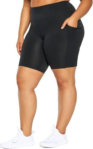 شورت برمودا للسيدات من مجموعة Balance بمقاس كبير وجيب عالي الارتفاع من Chloe in Kuwait