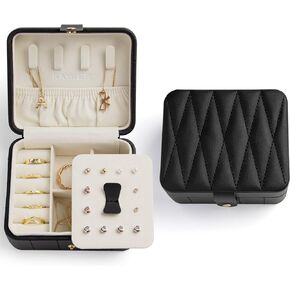 KAMIER Travel Jewelry Case, Diamond Quilted Leather Portable Jewelry Boxes for Women Girls Gift, Small Jewelry Box Organizer for Necklaces, Bracelet, Earrings, Rings (Beige)