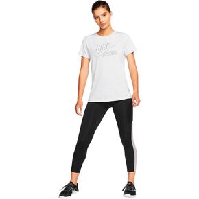 قميص Nike Breathe النسائي ذو الأكمام الطويلة Dri-Fit Softball in Saudi Arabia