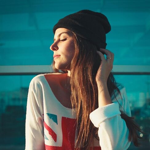 Lycycse الساتان اصطف قبعة صغيرة المرأة بيني لفصل الشتاء مع بطانة الحرير الساتان مكبل المرأة قبعة الشتاء قبعة الجمجمة in Kuwait