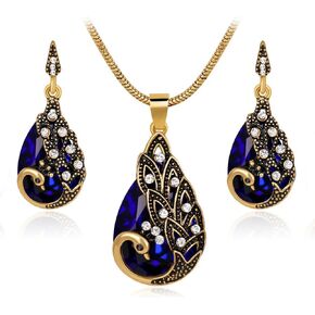 هدية للسيدات من Ezing طقم مجوهرات بتصميم طاووس أخضر مطلي بالذهب وقلادة وأقراط in Kuwait