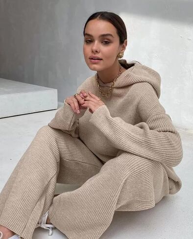 أطقم سترات نسائية من Inadays مكونة من قطعتين وأكمام طويلة بلوفر بقلنسوة وسراويل واسعة الساق in Kuwait