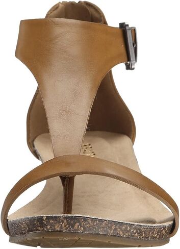 صندل نسائي من Kenneth Cole بحزام على شكل حرف T in Kuwait