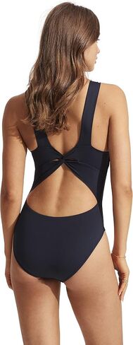بدلة سباحة نسائية من قطعة واحدة ذات رقبة عالية قياسية من Seafolly مع تفاصيل ملتوية في الخلف in Kuwait