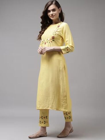 UGAM TRADING للنساء 3/4 كم مزيج الحرير برقبة دائرية على شكل حرف A كورتي مع دوباتا - أصفر in Kuwait