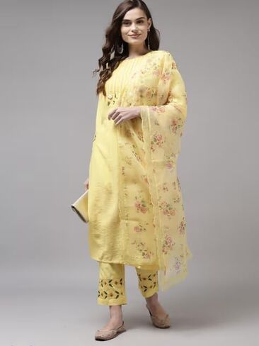 UGAM TRADING للنساء 3/4 كم مزيج الحرير برقبة دائرية على شكل حرف A كورتي مع دوباتا - أصفر in Kuwait