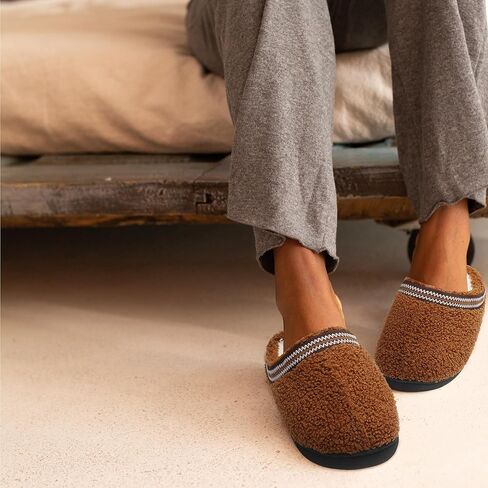 شباشب منزلية للنساء، شباشب لغرفة النوم، أحذية منزلية زغبية للاستخدام الداخلي مع إسفنج مريح ذو ذاكرة in Kuwait
