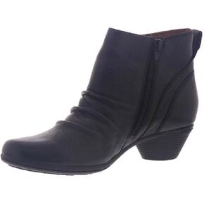 Cobb Hill Women's Laurel Rivet Boot Ankle