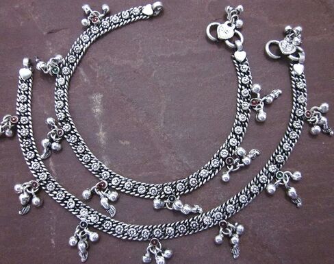 خلخال نسائي مصنوع يدويا من المعدن والنحاس المطلي بالفضة العتيقة | لحام دقيق وجرس الغونغرو الهندي بيزلي قطع زهرة بايال | نمط بوهو الغجري الهبي كوتشي العرقي in Kuwait