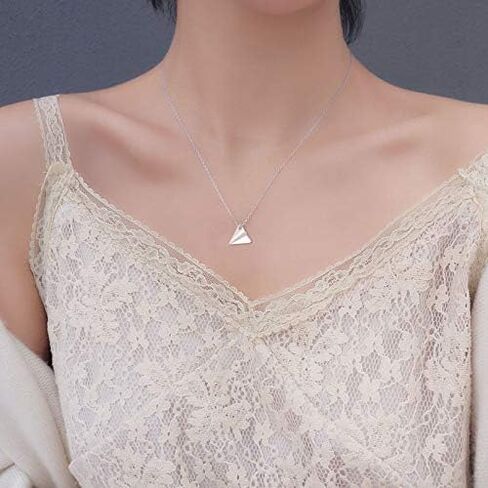 YOOE Triangle Origami Paper Airplane Necklace,Geometric Paper Plane Necklace Simple Triangle Paper Airplane Necklace for Women Couple Girls in Kuwait
