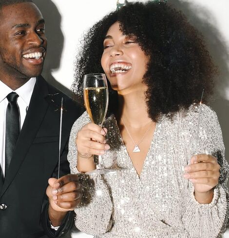 YOOE Triangle Origami Paper Airplane Necklace,Geometric Paper Plane Necklace Simple Triangle Paper Airplane Necklace for Women Couple Girls in Kuwait