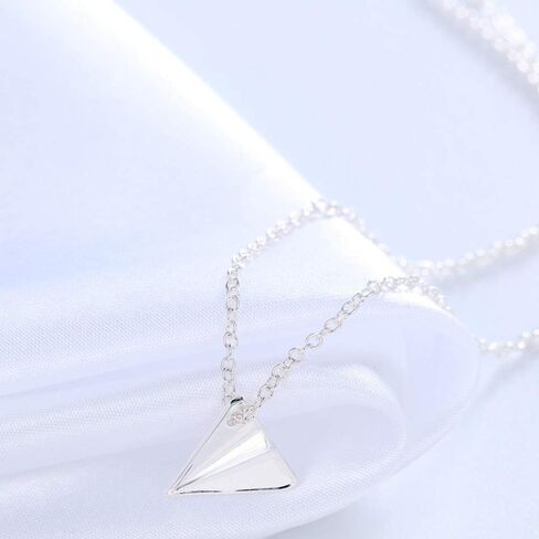 YOOE Triangle Origami Paper Airplane Necklace,Geometric Paper Plane Necklace Simple Triangle Paper Airplane Necklace for Women Couple Girls in Kuwait