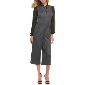 بذلة نسائية من Tommy Hilfiger بتصميم Herringbone Twofer in Saudi Arabia