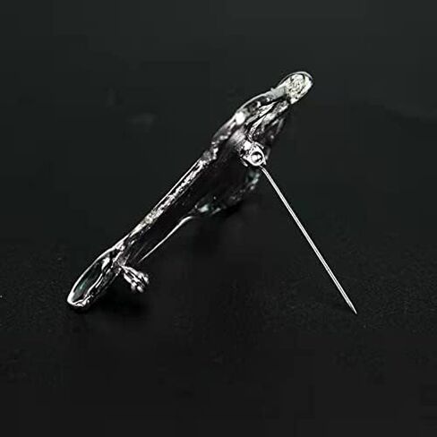 Alloy Elven Leaf Brooch Green Leaf Brooch Clasp Pin Elven Cloak Leaf Clasp Costume Accessory Movie Inspired Elven Green Leaf Pin Gift for King of The Elves Fans in Saudi Arabia