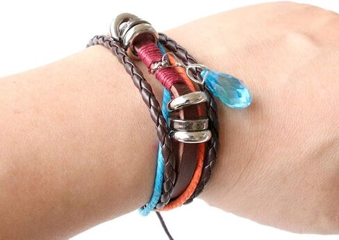 Anime Sao Sword Art Online Asuna Kirito - سوار قلادة مكون من 3 سيوف، لون أبيض... in Kuwait