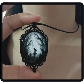 CJIAYUJEW Gothic Vampire Bat Cameo Necklace Halloween Necklace for Women Vintage Blood Bat Cabochon Pendant Choker Necklace Mystic Witch Jewelry Gift for Women Girls