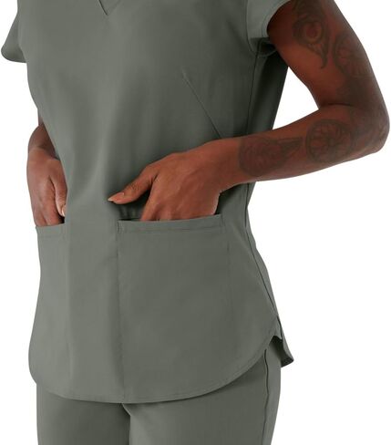 افي. سترة نسائية مونرو ذات جيبين ورقبة على شكل حرف V باللون الأسود، L in Kuwait